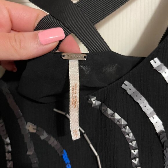 Free People Womens Black Beaded Embellished Abstract Semi Cropped Tank Blouse XS - Picture 2 of 7